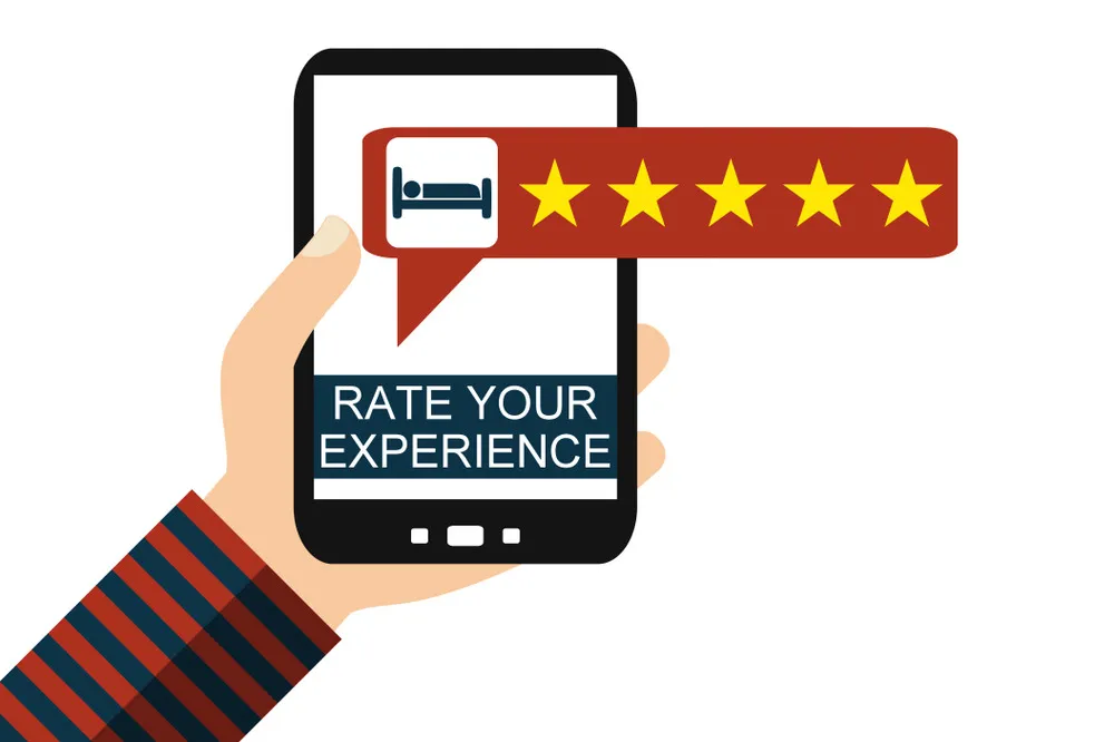 5 star lodging review on smartphone